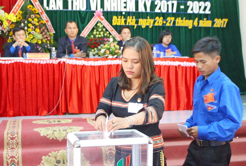 Các đại biểu tham dự Đại hội bỏ phiếu bầu BCH khóa VI, nhiệm kỳ 2017-2022